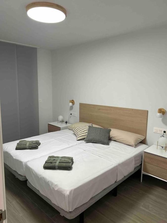 Apartamentos Breton 17 Suite Familiar Alicante Eksteriør billede